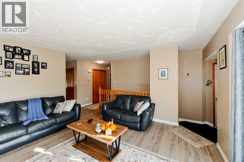 5401 65 Street — photo 11 of 40