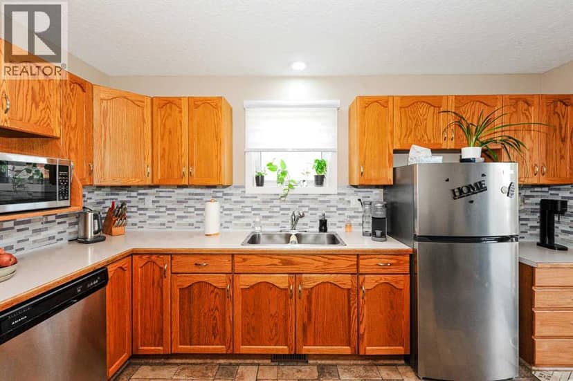 5401 65 Street — photo 15 of 40