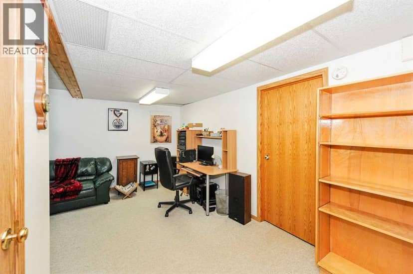 5401 65 Street — photo 31 of 40