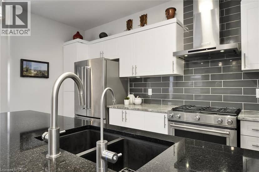 318 FAIRWAY Road — photo 12 of 40