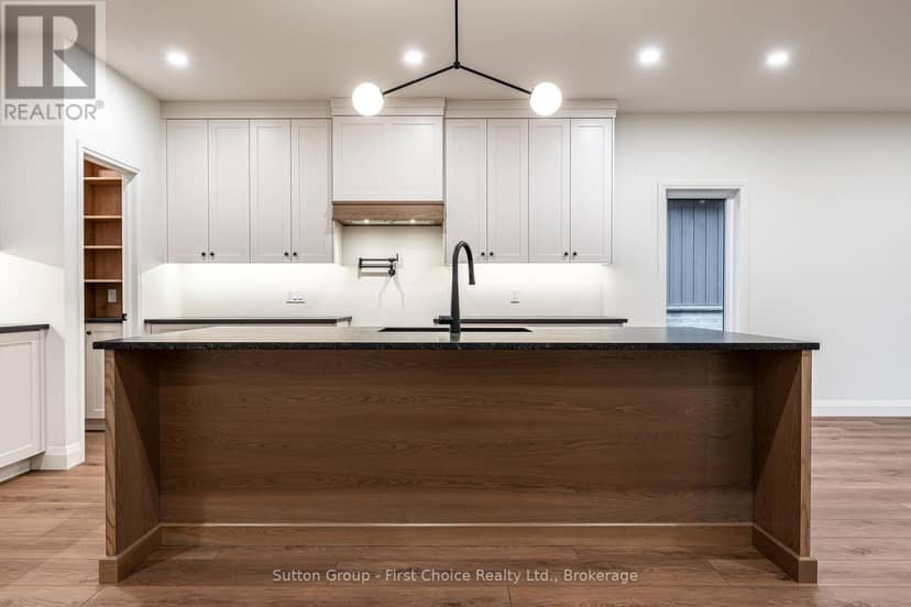 238 Henry Street — photo 10 of 40