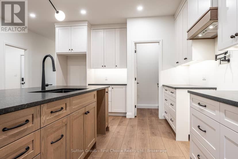 238 Henry Street — photo 19 of 40
