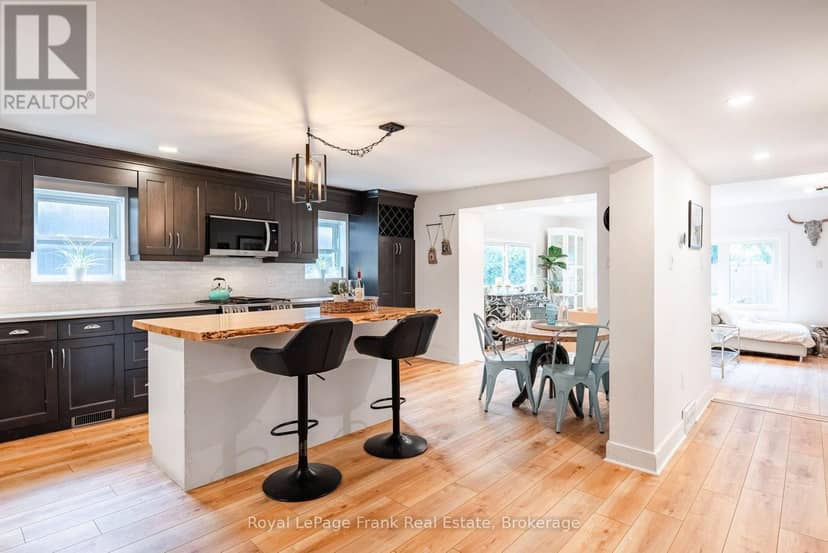 6254 Russell Street — photo 7 of 30