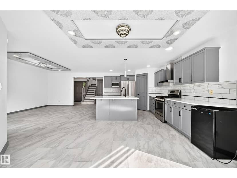 1549 37C AV NW — photo 14 of 40