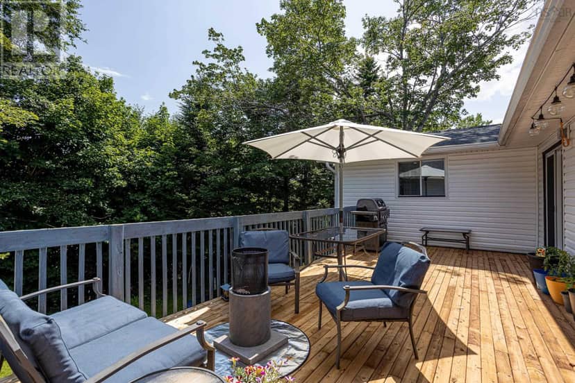 37 Theresa Court — photo 18 of 35