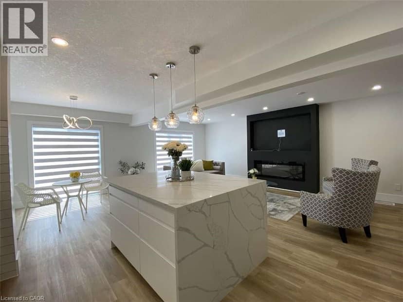 125 STEEPLERIDGE Street — photo 4 of 33