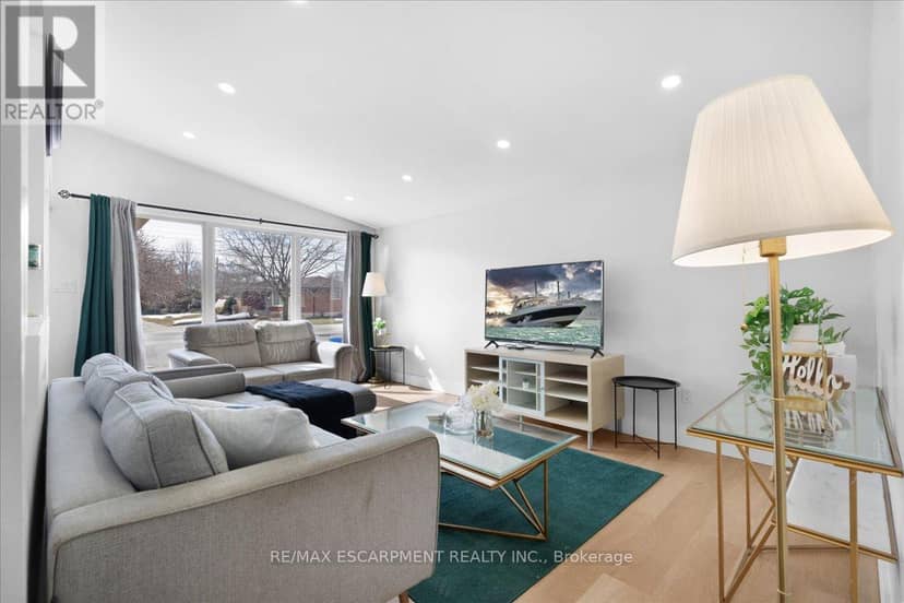 37 Lilacside Drive, Hamilton, photo 2