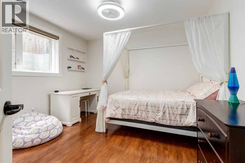 6 Houlden Place — photo 39 of 40