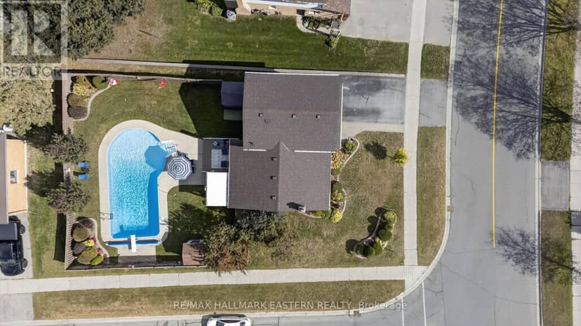 2296 Kawartha Heights Boulevard — photo 3 of 40