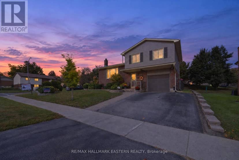 2296 Kawartha Heights Boulevard — photo 5 of 40
