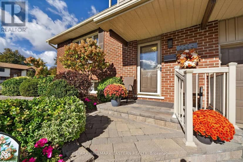 2296 Kawartha Heights Boulevard — photo 7 of 40