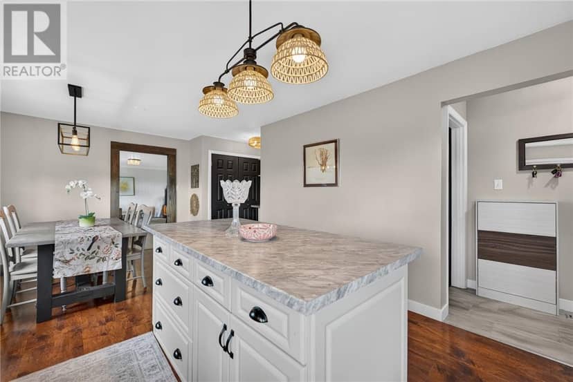 36 EDWARD Avenue — photo 14 of 40