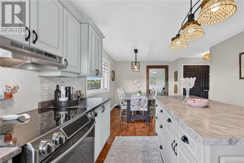 36 EDWARD Avenue — photo 13 of 40
