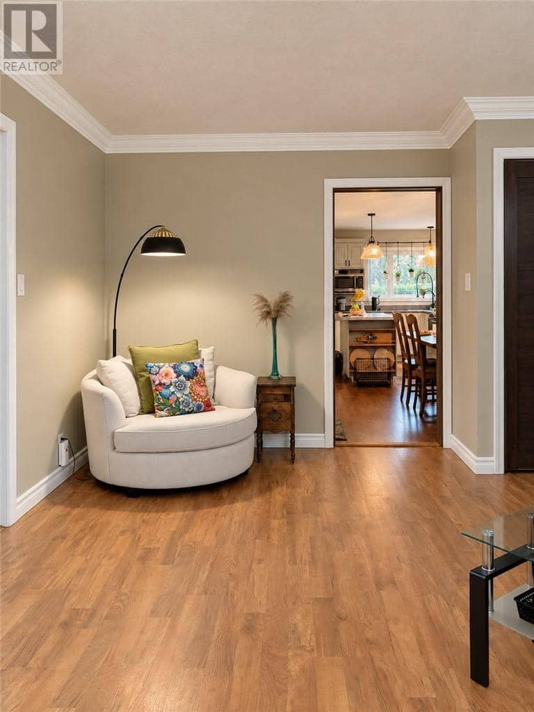36 EDWARD Avenue — photo 21 of 40