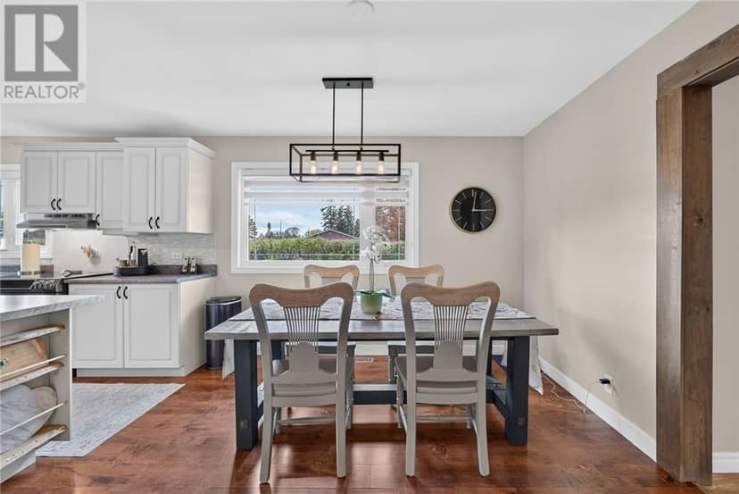 36 EDWARD Avenue — photo 19 of 40