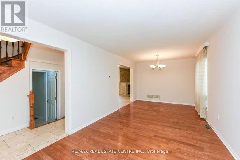 5989 Sidmouth Street — photo 10 of 40