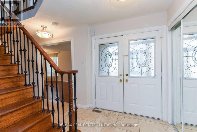5989 Sidmouth Street — photo 5 of 40