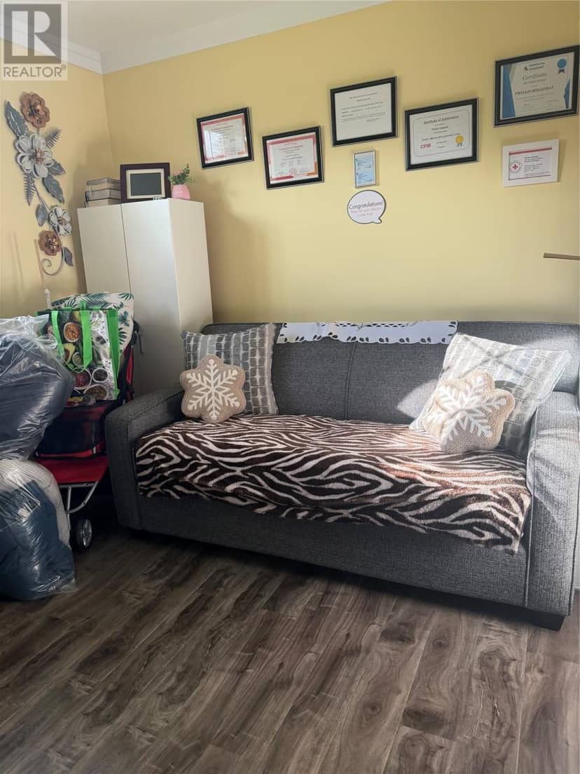 137 Main Street N — photo 12 of 19