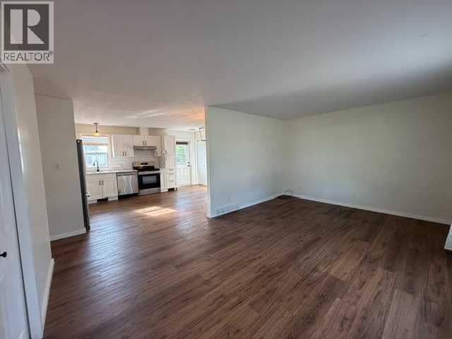 10205 103 Street, High Level, photo 2