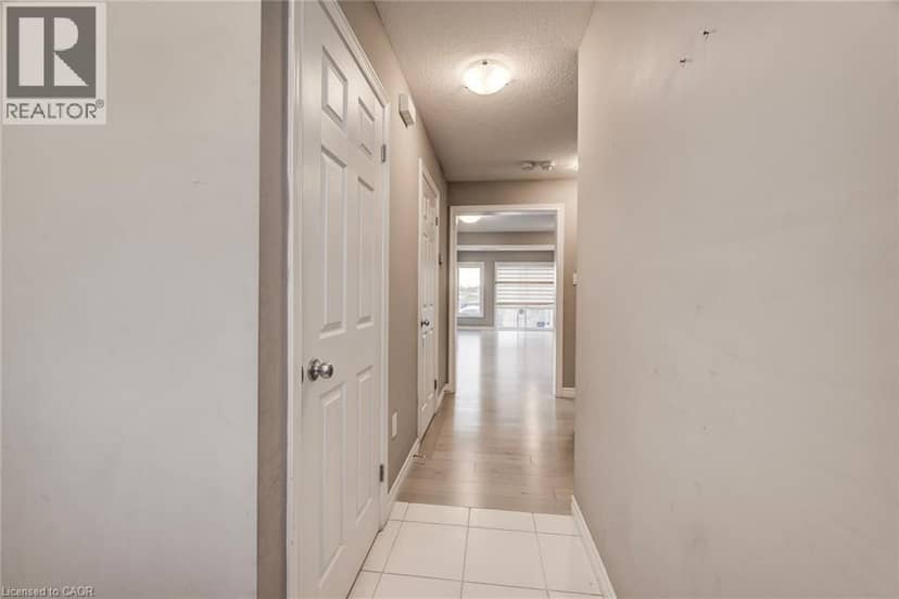 77 JOHN BRABSON Crescent — photo 9 of 40