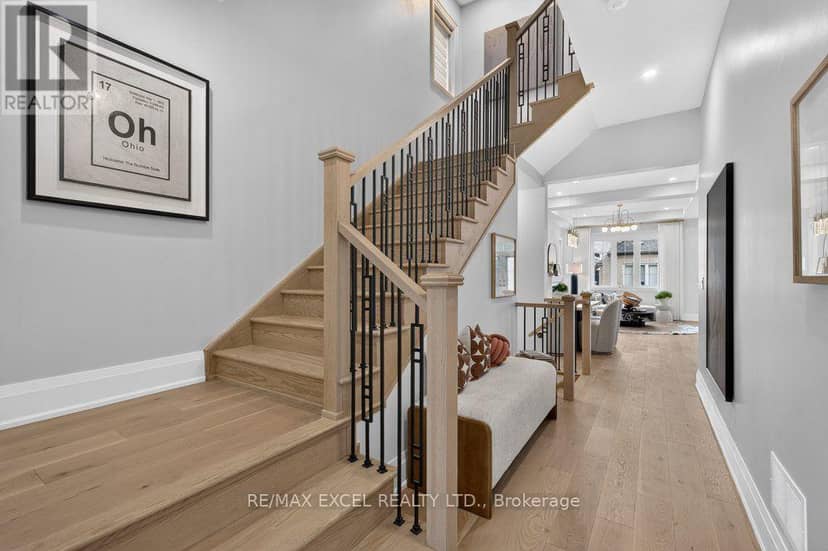 17 Cinquefoil Street, Richmond Hill, photo 7