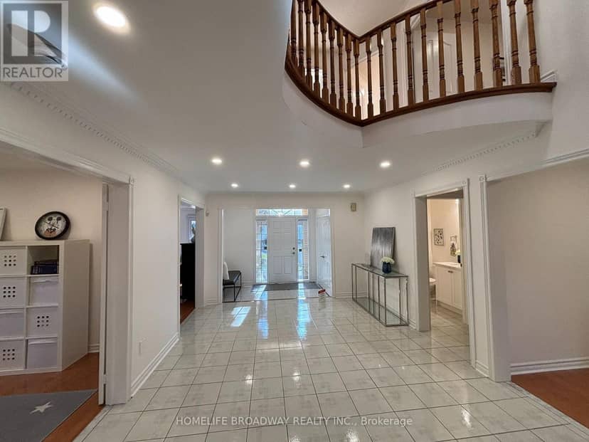 7 King's Cross Avenue, Richmond Hill, photo 5