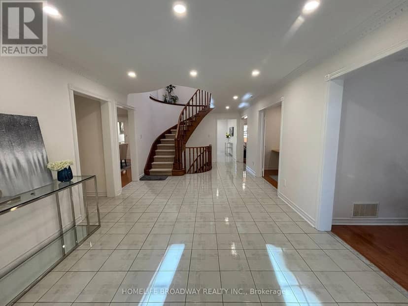 7 King's Cross Avenue, Richmond Hill, photo 6