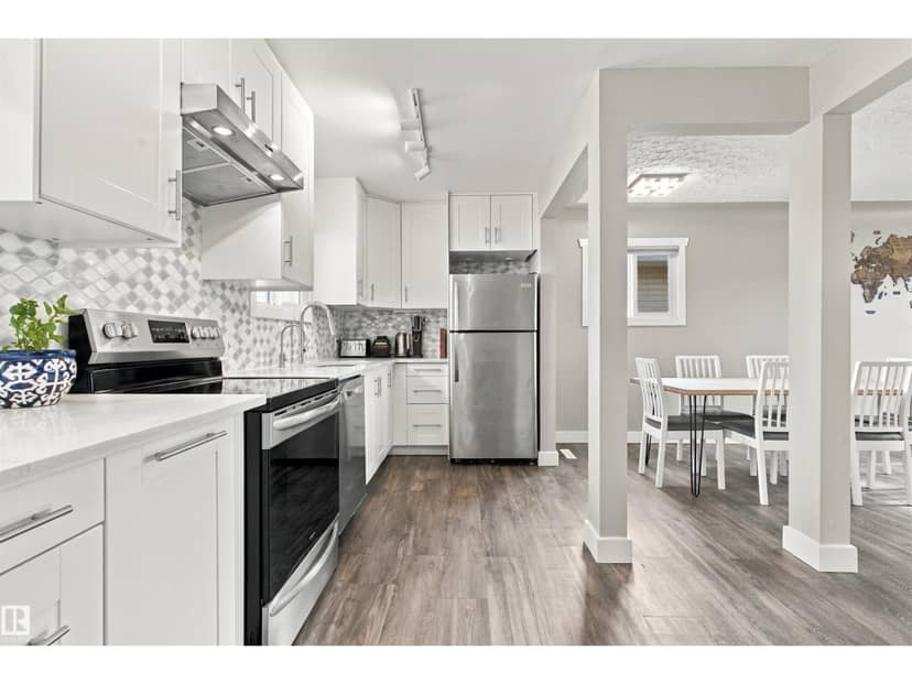 5312 101 AV NW — photo 14 of 40