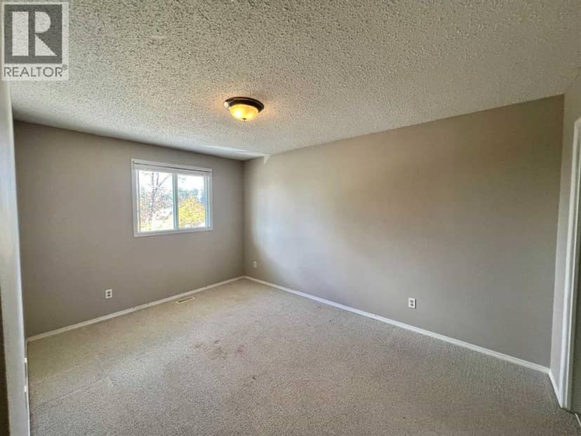 8111 94 Street, Grande Prairie, photo 7