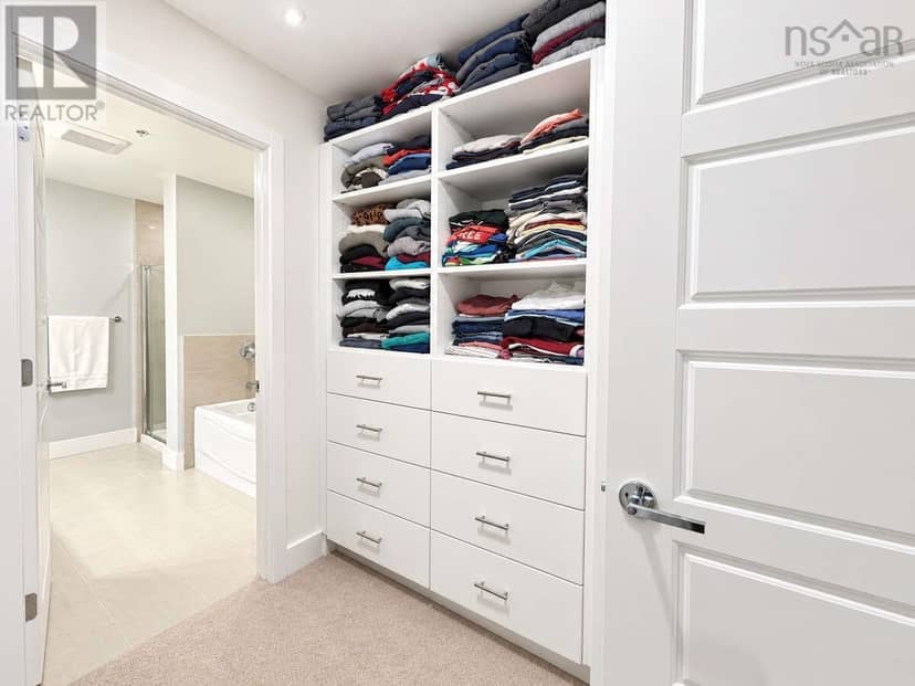 801 31 Kings Wharf Place — photo 16 of 32