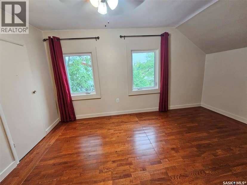 218 7th STREET W, Carlyle, photo 4
