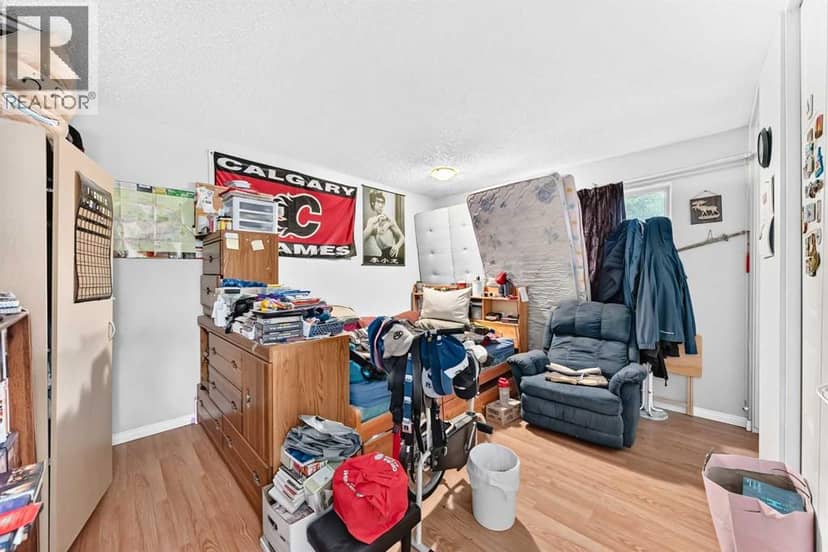 3219 Palliser Drive SW — photo 14 of 40