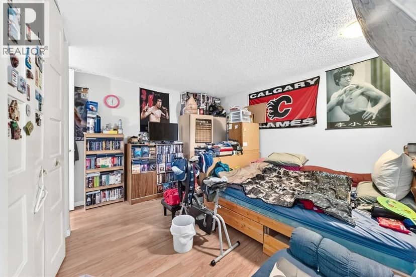 3219 Palliser Drive SW — photo 15 of 40