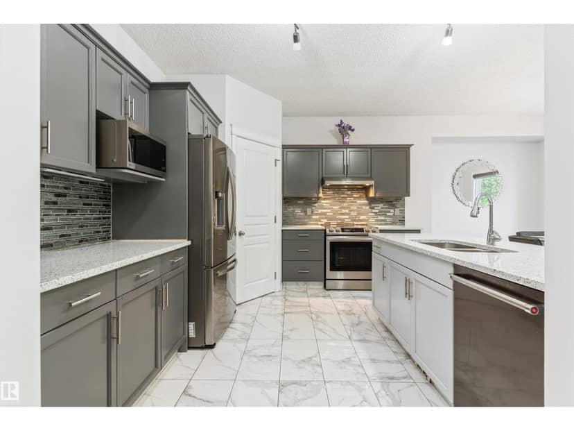 1075 McKinney Gr NW — photo 15 of 40