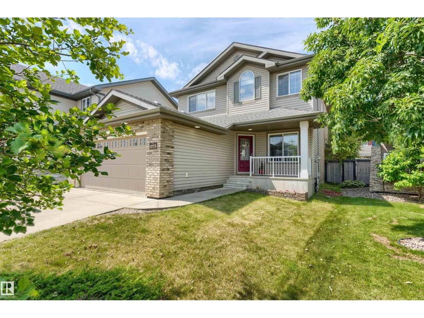 1075 McKinney Gr NW, Edmonton, photo 2