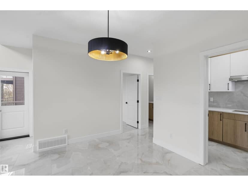 2155 1 AV SW — photo 20 of 40