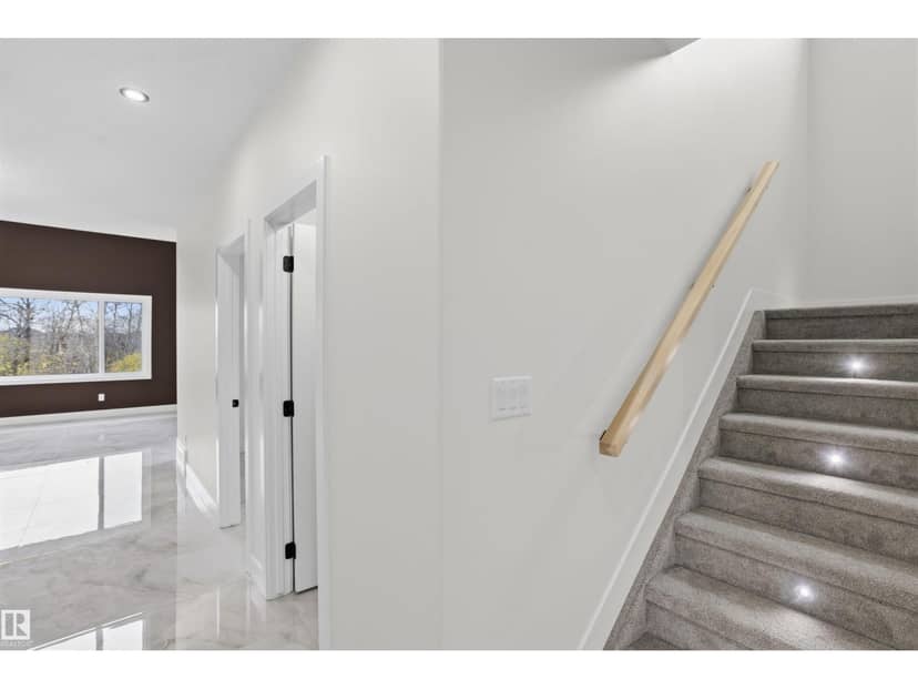 2155 1 AV SW — photo 25 of 40