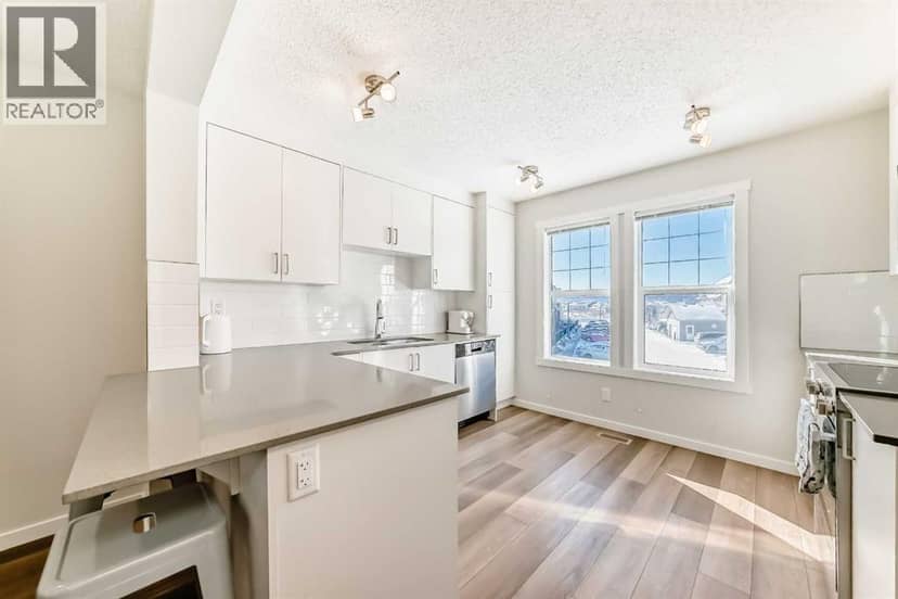 272 Cranbrook Square SE — photo 9 of 38