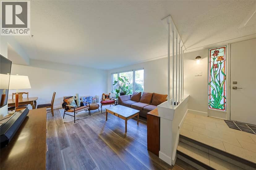 1081 Talfourd Street, Sarnia, photo 4