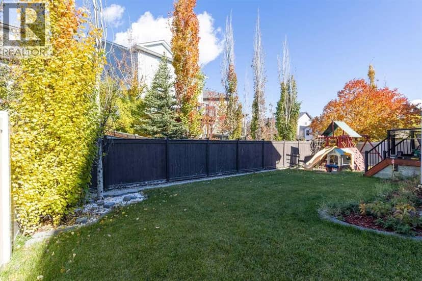 1182 Kingston Crescent SE — photo 36 of 40