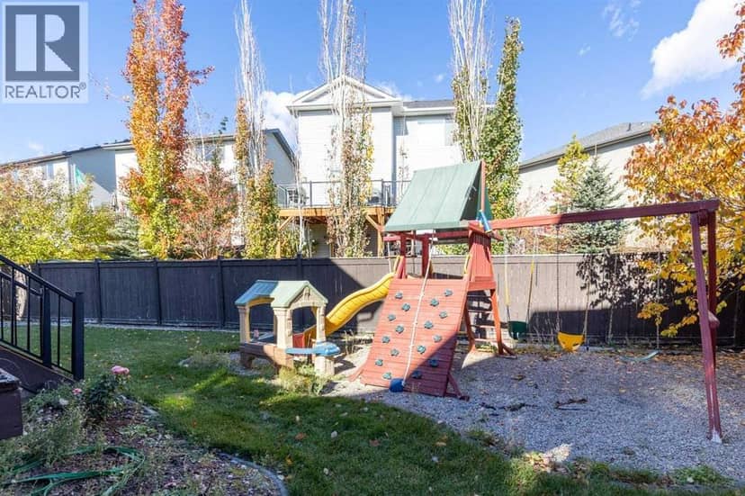 1182 Kingston Crescent SE — photo 37 of 40