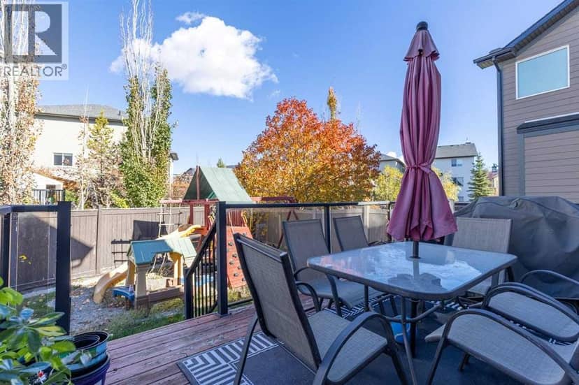1182 Kingston Crescent SE — photo 35 of 40