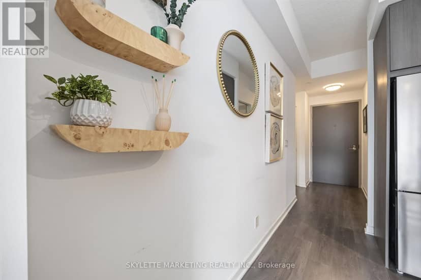 414 - 38 Forest Manor Road — photo 9 of 40