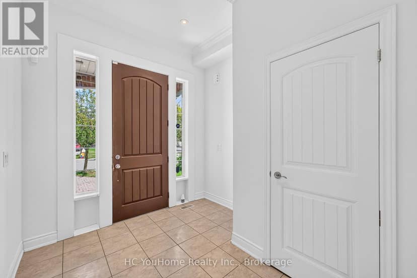 112 Lacewood Drive, Richmond Hill, photo 3