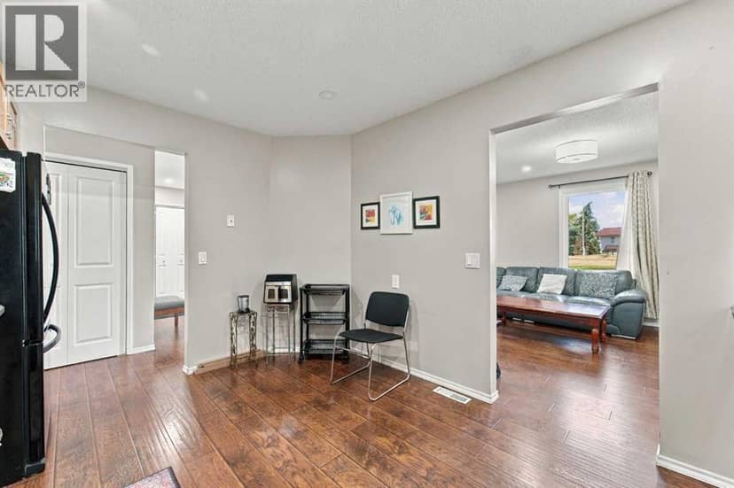 95 Rundleson Way NE — photo 10 of 40