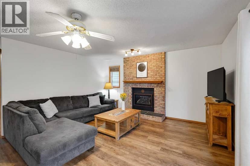 27 Sun Harbour Road SE — photo 10 of 38