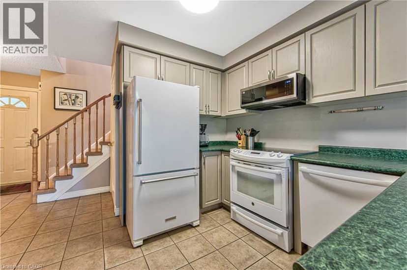 47 HILLTOP Drive — photo 15 of 40