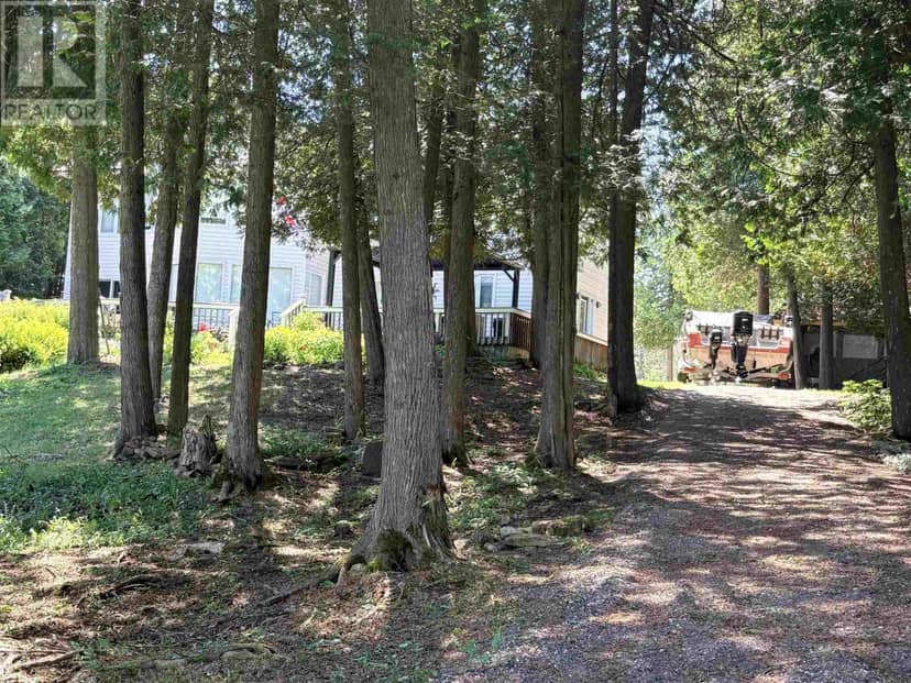 3882 Hamilton DR — photo 14 of 40