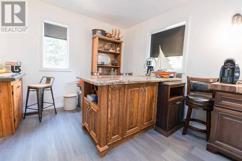 3882 Hamilton DR — photo 36 of 40