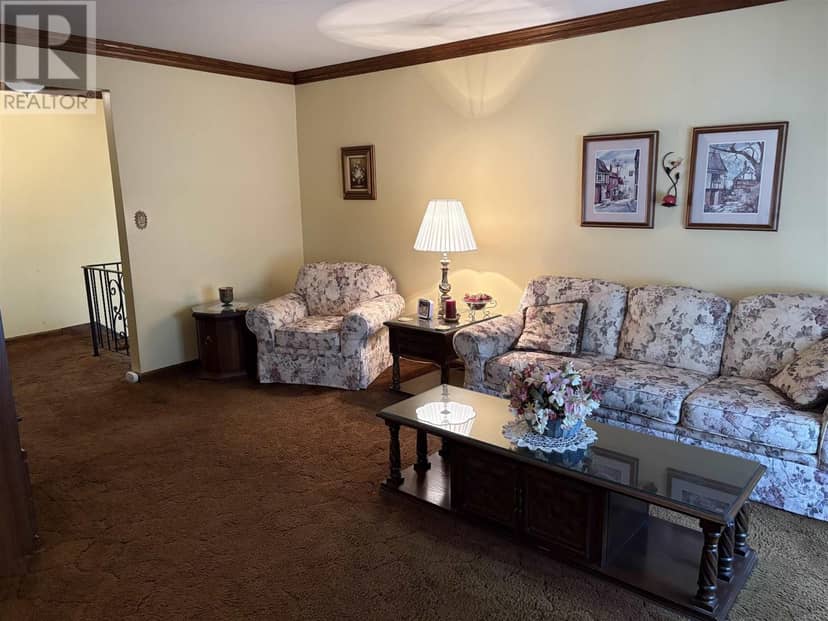 7 Panoramic DR — photo 13 of 18